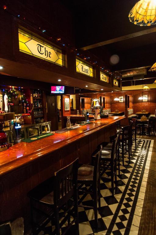 Grizz Hotel Revelstoke Zimmer foto